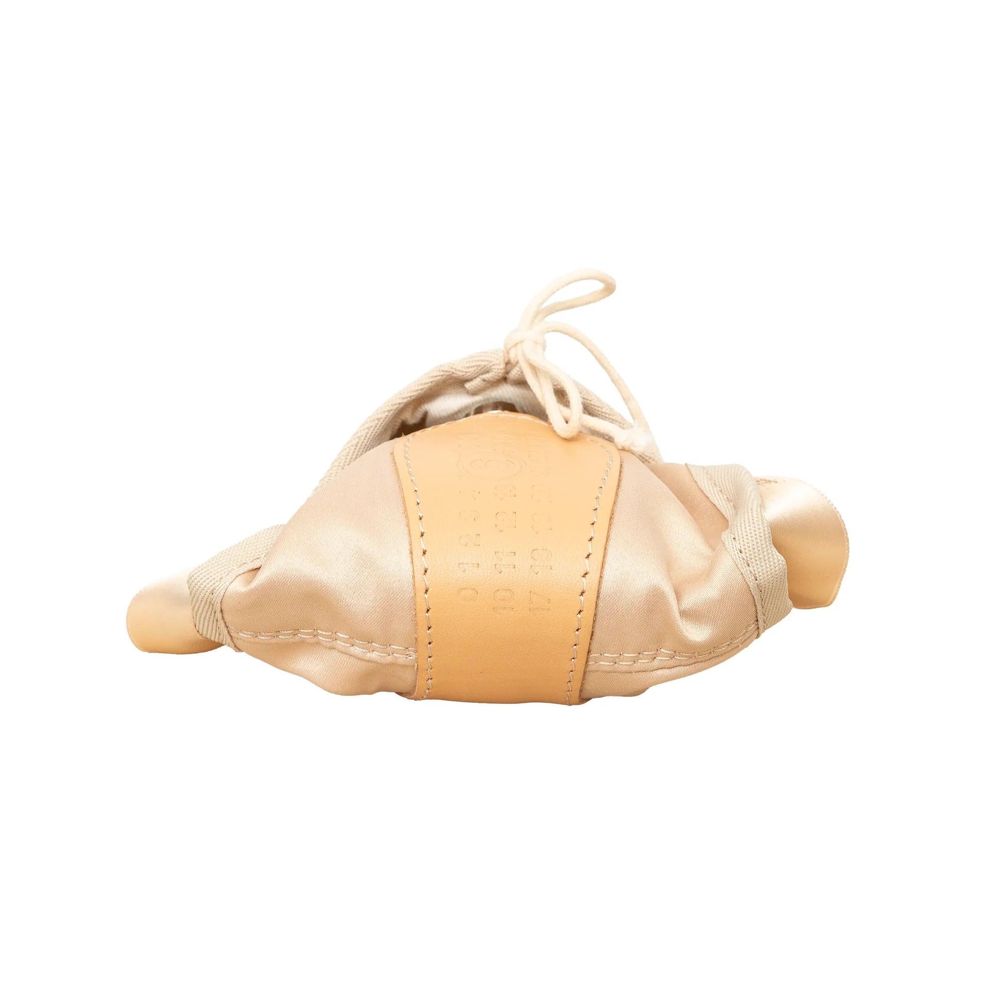 MM6 Maison Margiela Mini sac à main avec chaussure de ballet - années 20 en vente 5