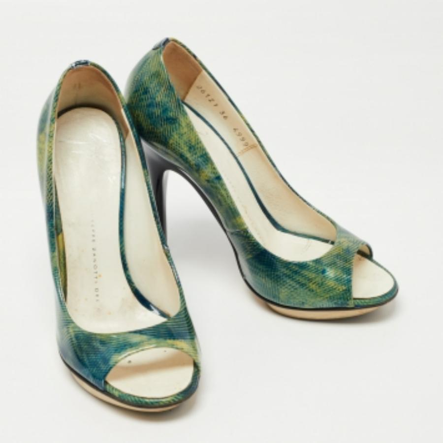 Giuseppe Zanotti escarpins à bout ouvert en cuir verni imprimé vert, taille 36 en vente 4