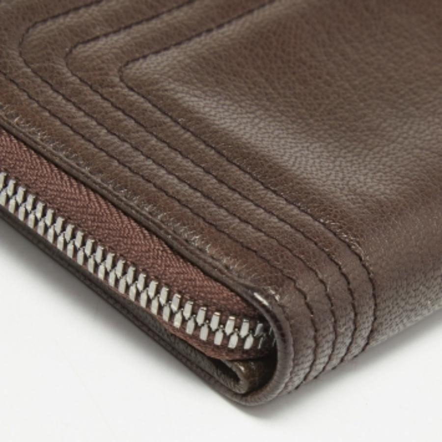 Portafoglio compatto con zip in pelle marrone scuro di Salvatore Ferragamo in vendita 1