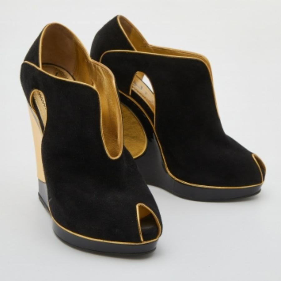 Yves Saint Laurent - Escarpins compensés en daim avec découpe et plateforme - Taille 36 Pour femmes en vente