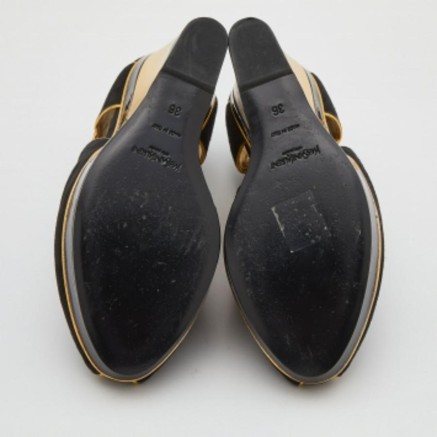 Yves Saint Laurent - Escarpins compensés en daim avec découpe et plateforme - Taille 36 en vente 3