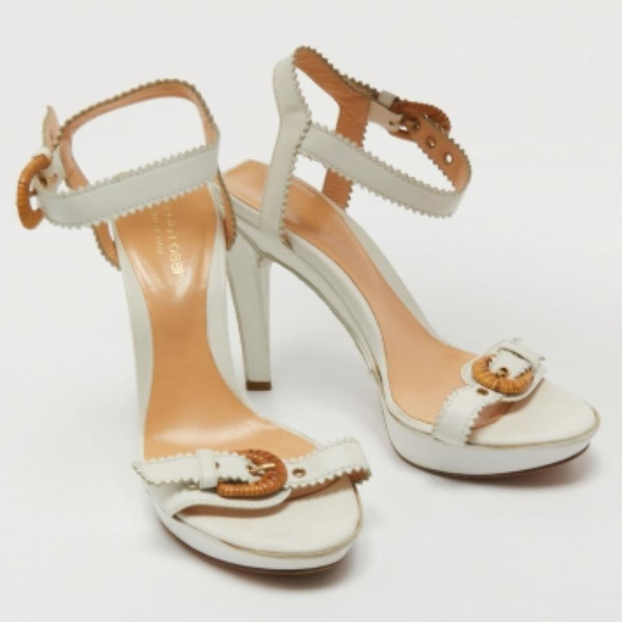 Sergio Rossi - Sandales à plateforme à boucles en cuir blanc, taille 38 Bon état - En vente à Dubai, Al Qouz 2