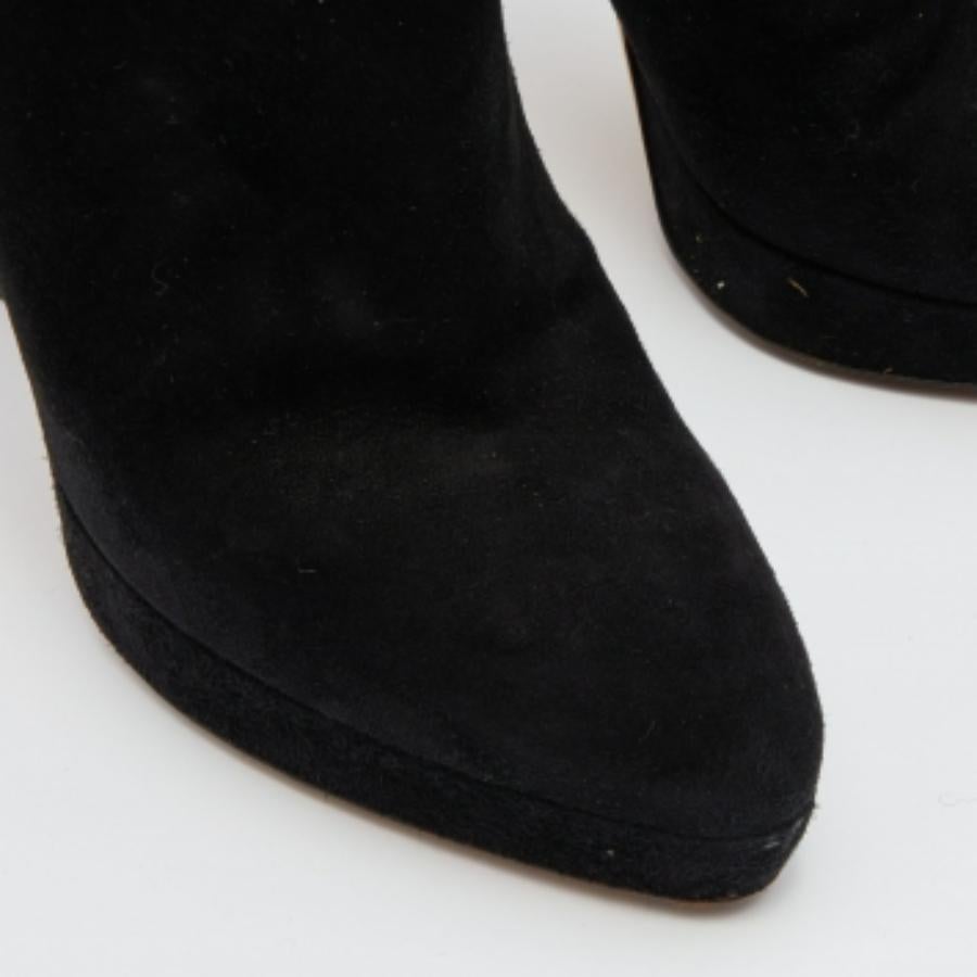 Las botas son una parte esencial de su guardarropa, y estas botas, elaboradas con materiales de primera calidad, son una buena elección. Ofreciendo lo mejor de la comodidad y el estilo, ¡este par de suela resistente quedaría genial con un vestido