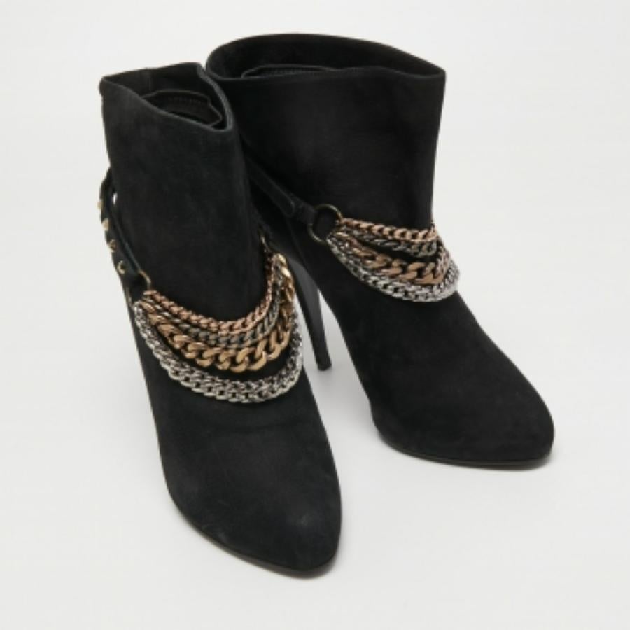 Le Silla Stivaletto in pelle nubuck nera taglia 40 In condizioni buone in vendita a Dubai, Al Qouz 2