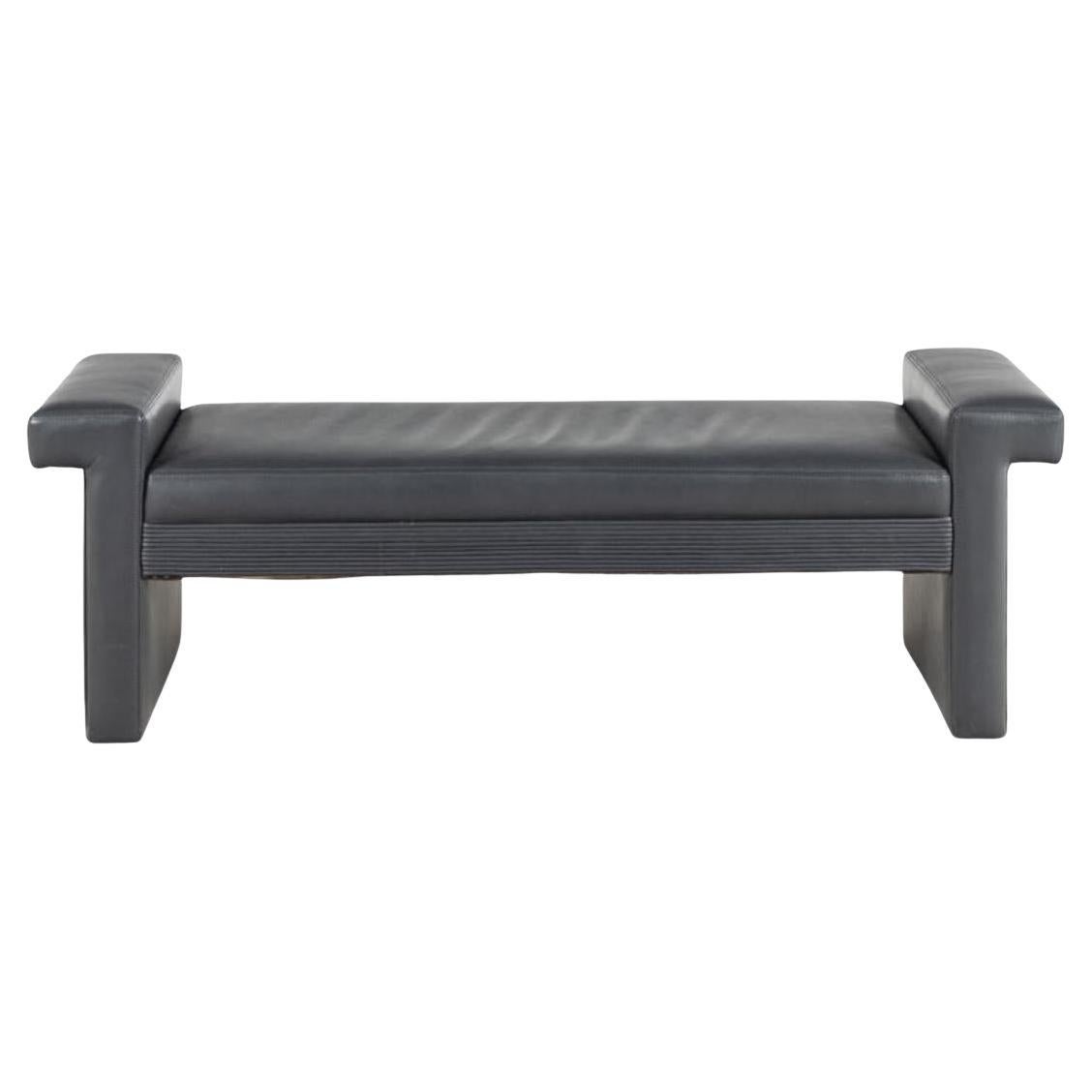 Banco postmoderno de cuero gris totalmente tapizado de cuero años 80