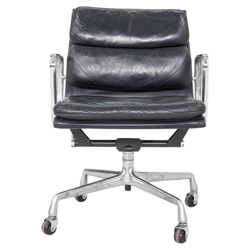 1989 Herman Miller Eames Soft Pad Management-Schreibtischstuhl aus schwarzem Leder