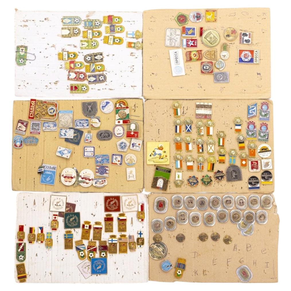 Sports collections - Collection of pins, emblems and badges - 200