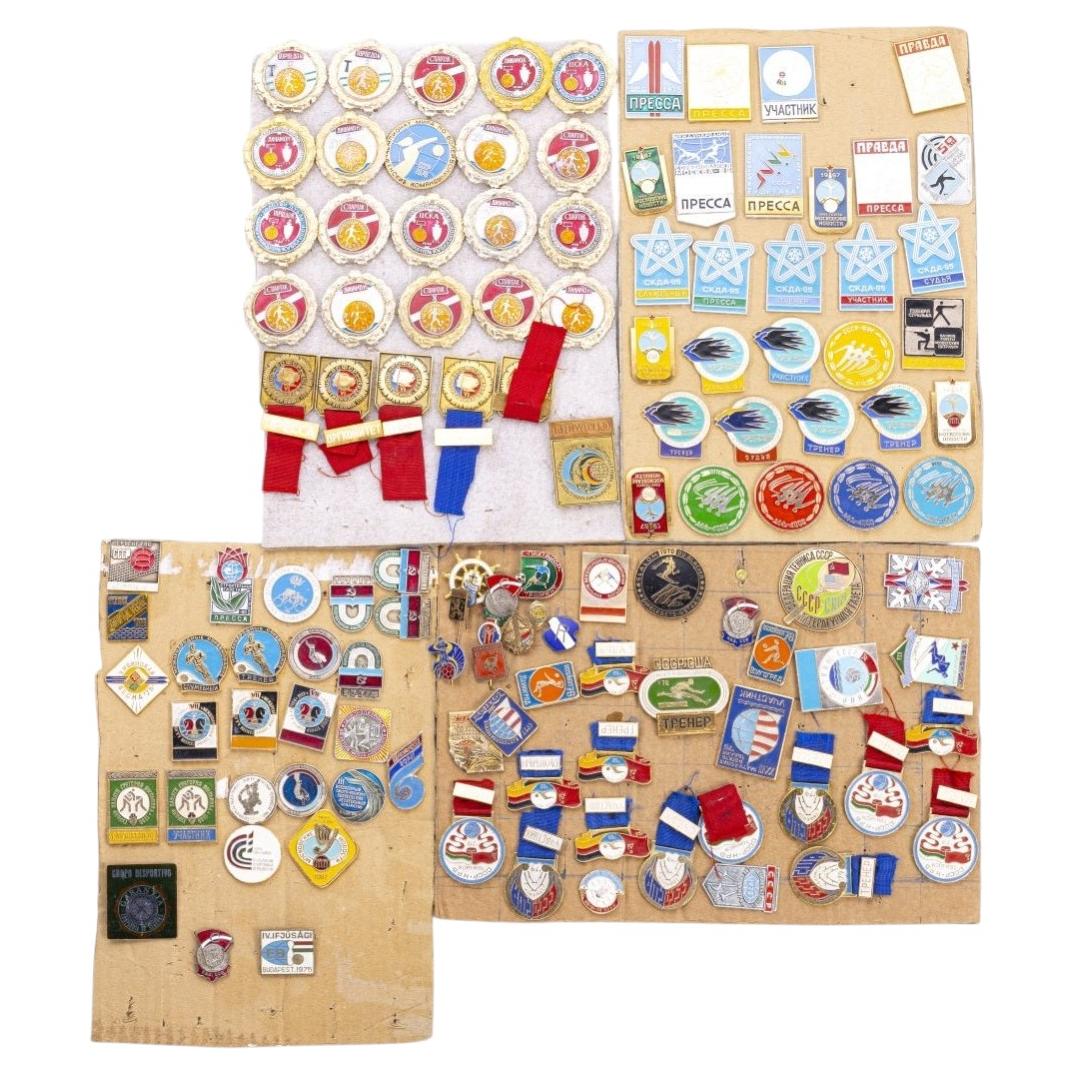 Sports collections - Collection of pins, emblems and badges - 115