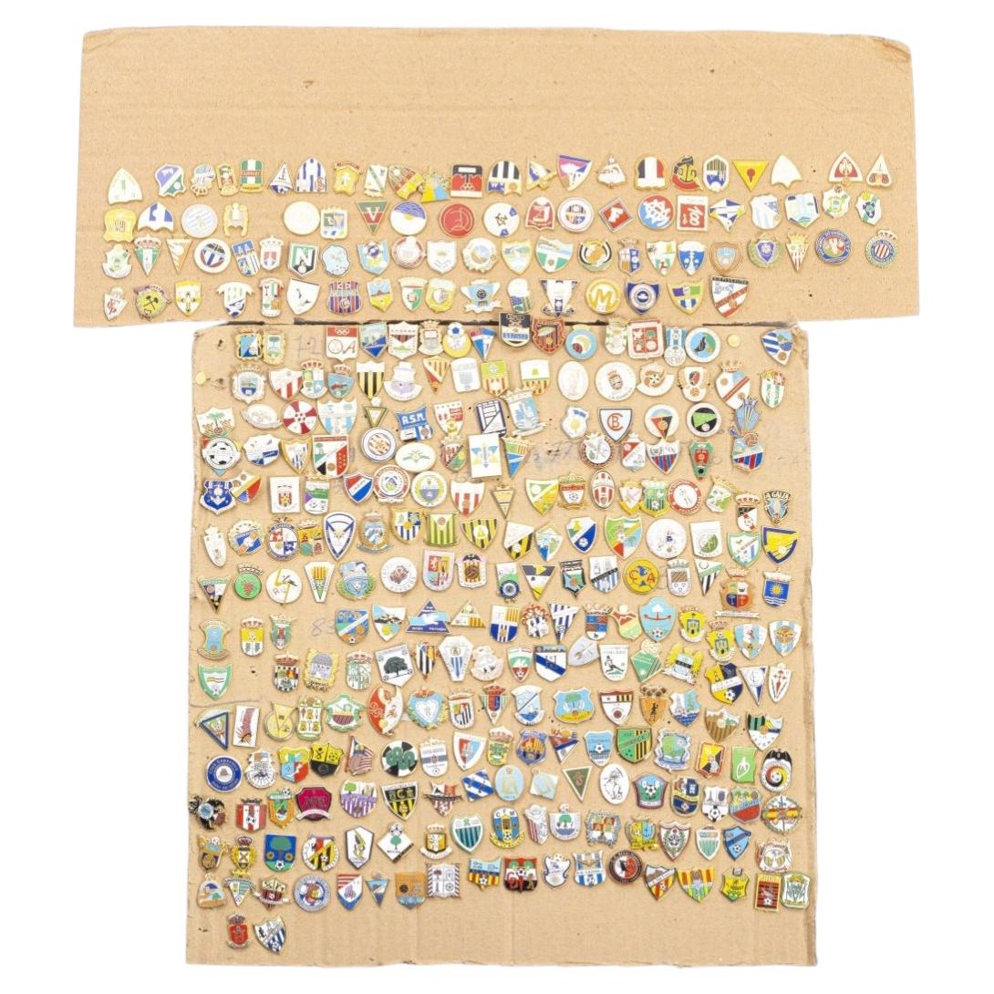 Sports collections - Collection of pins, emblems and badges - 350 For Sale