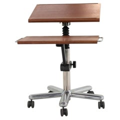 Atributo posmoderno de Niels Diffrient para Knoll de los años 80 / Ajustable. Mesa con base de 5 patas