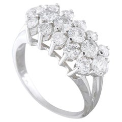 Bague en or blanc 18 carats avec un cluster de diamants de 2,0 carats MF17-082526