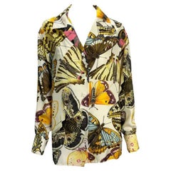 Blusa con gemelos GG de seda multicolor con estampado de mariposas de principios de los 90 de Gucci