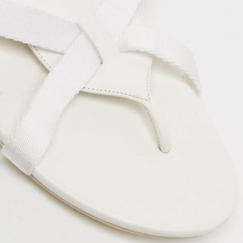 Blanc Hermes Sandales plates à brides en cuir et tissu blanc Taille 38.5 en vente