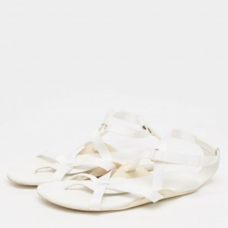 Hermes Sandales plates à brides en cuir et tissu blanc Taille 38.5 en vente 3