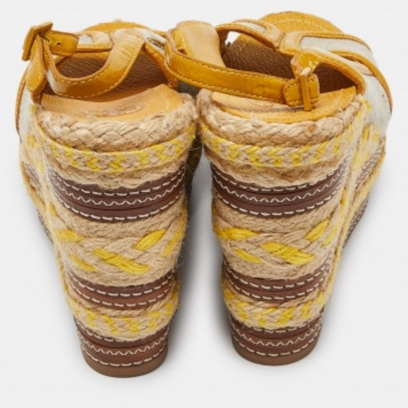 Tory Burch Canvas & Leather Espadrille Wedge Platform Slingback Sandals Size 40 Excellent état - En vente à Dubai, Al Qouz 2