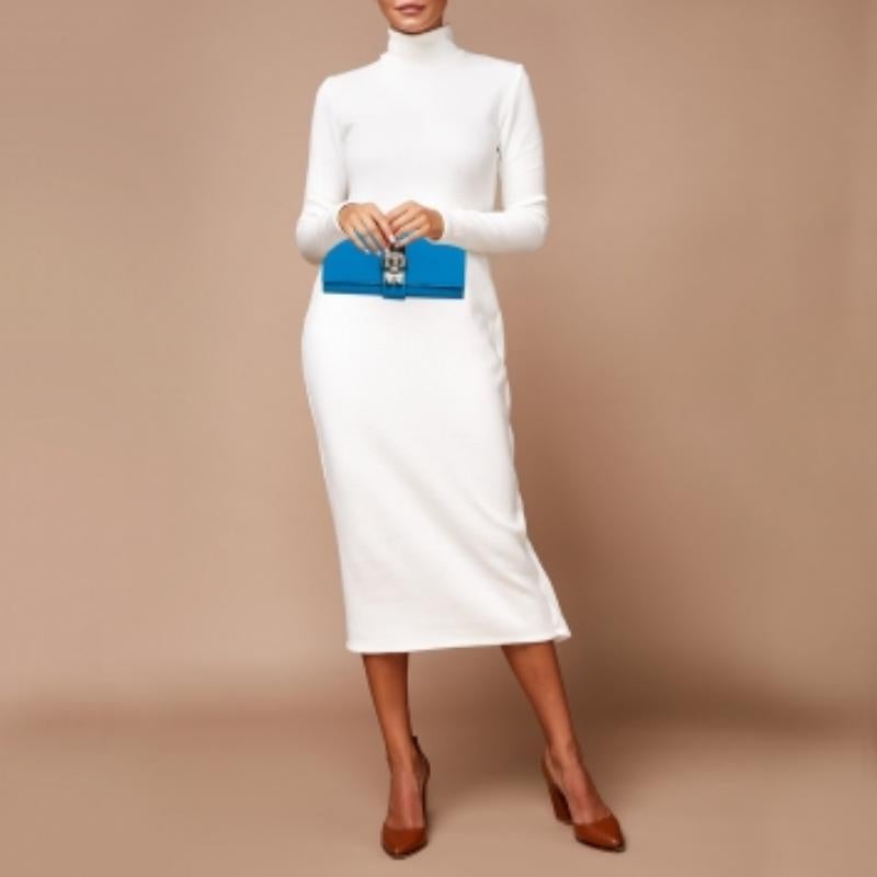 La pochette Medor 23 di Hermès è una creazione non solo ben fatta ma anche ambita dalle donne di tutto il mondo. È un design semplice e sofisticato, adatto alla donna che incarna la classe in modo moderno. Realizzata meticolosamente in pelle Chevre