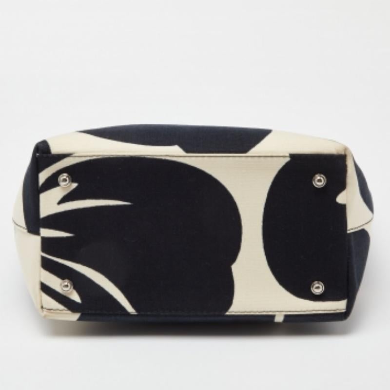 Kate Spade Tote in tela stampata con ibisco nero/bianco in vendita 2