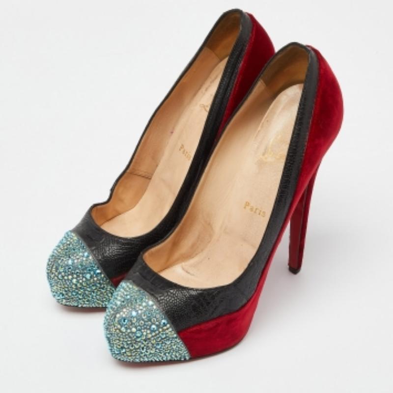 Nero Christian Louboutin Pumps Calypso in velluto nero e strass di zampa di struzzo misura 41,5 in vendita