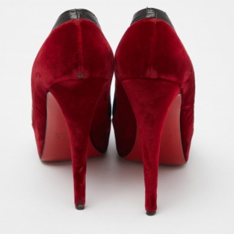 Christian Louboutin Pumps Calypso in velluto nero e strass di zampa di struzzo misura 41,5 in vendita 1