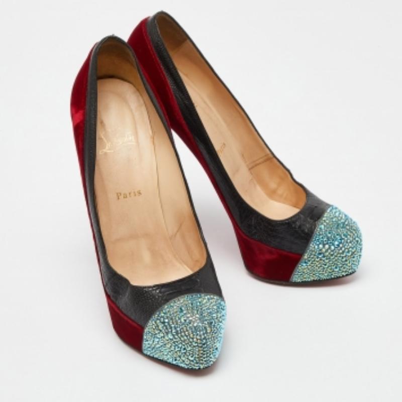 Donna Christian Louboutin Pumps Calypso in velluto nero e strass di zampa di struzzo misura 41,5 in vendita