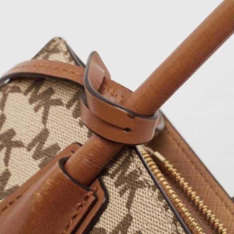 Michael Kors Mini Mercer Tote in pelle e tela Coates marrone/beige in vendita 5