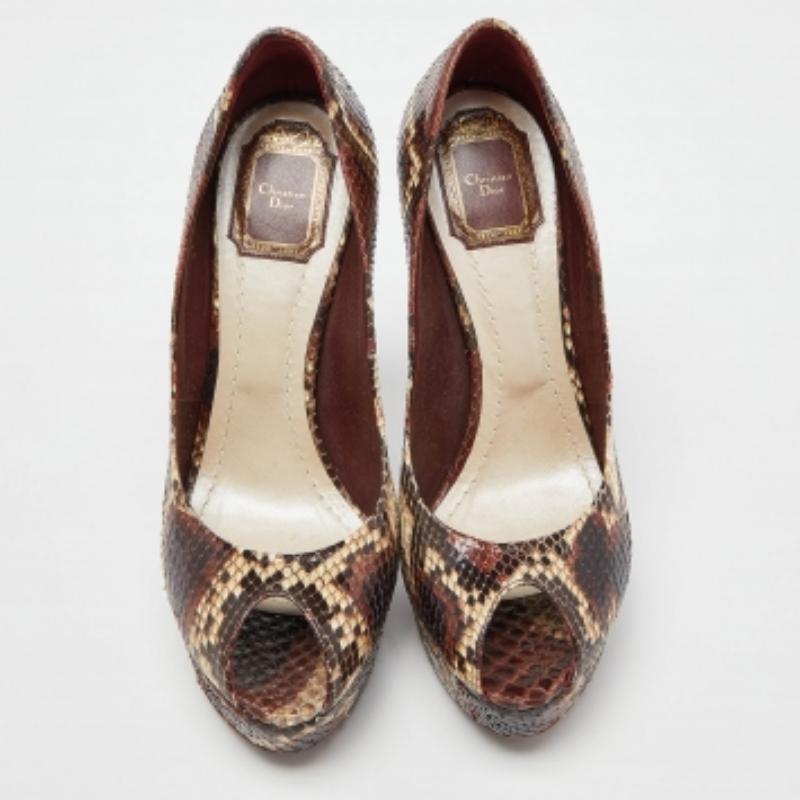 Escarpins à plateforme Peep-Toe Miss Dior en python marron Taille 39.5 Pour femmes en vente
