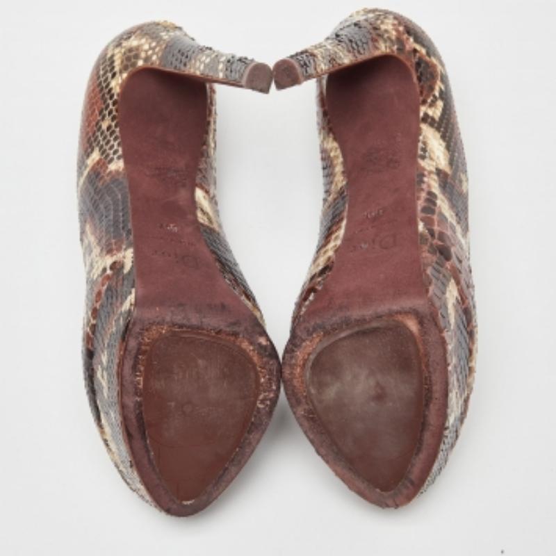 Escarpins à plateforme Peep-Toe Miss Dior en python marron Taille 39.5 en vente 4
