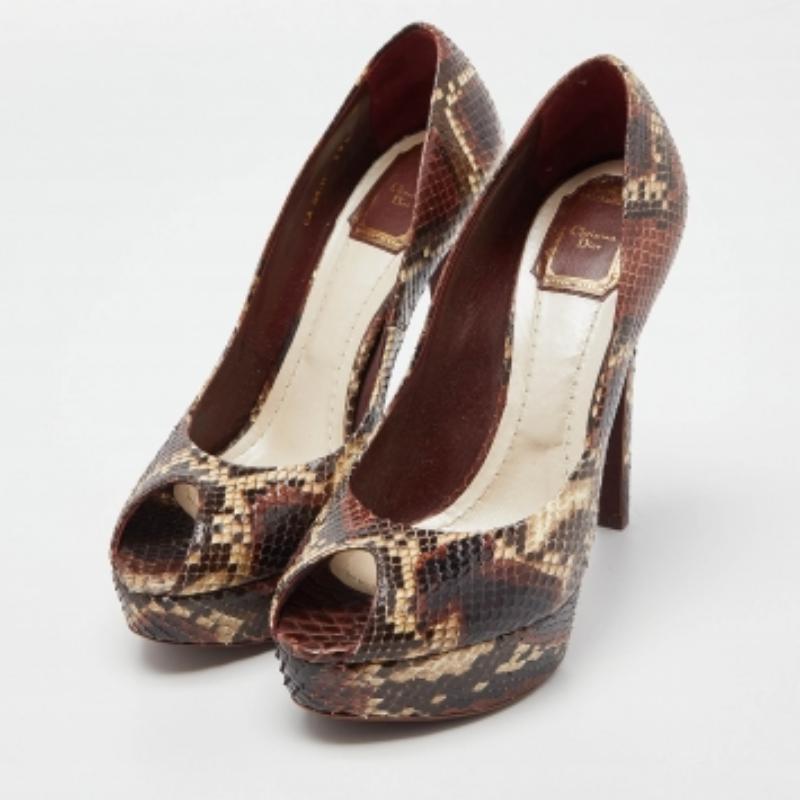 Escarpins à plateforme Peep-Toe Miss Dior en python marron Taille 39.5 Bon état - En vente à Dubai, Al Qouz 2