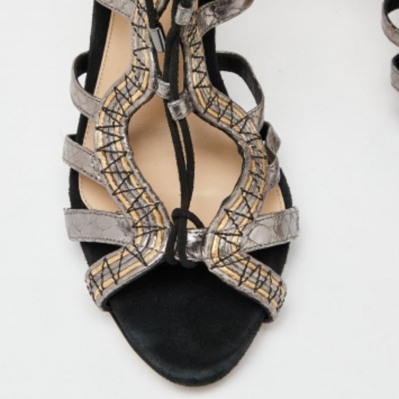 Alexandre Birman - Sandales à brides en cuir embossé python - Taille 40 Bon état - En vente à Dubai, Al Qouz 2