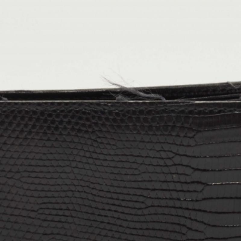 Portefeuille bifold en lézard noir de Prada en vente 2