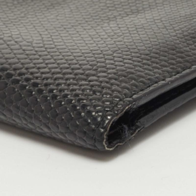 Portefeuille bifold en lézard noir de Prada en vente 6