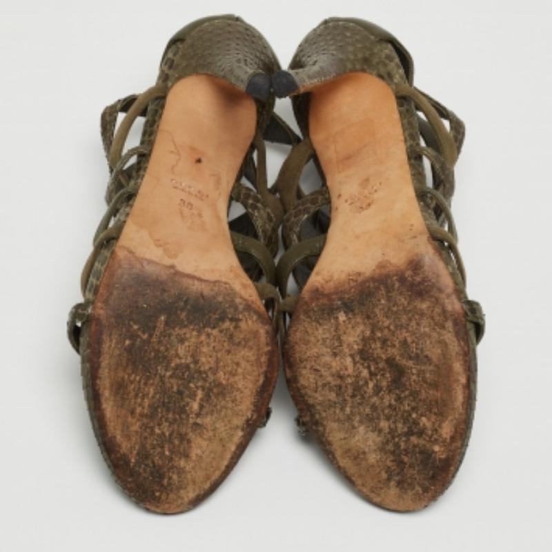 Noir Sandales à lanières en python et daim de Gucci, vertes, taille 38 en vente