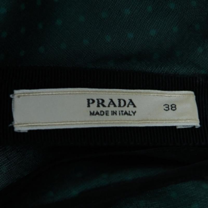 Prada Polka Dot Seide Drapiert Ärmelloses Kurzes Kleid S im Zustand „Gut“ im Angebot in Dubai, Al Qouz 2