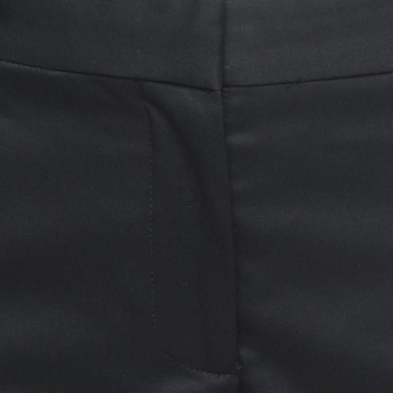 Stella McCartney - Pantaloni neri in lana dal taglio dritto M. in vendita 1