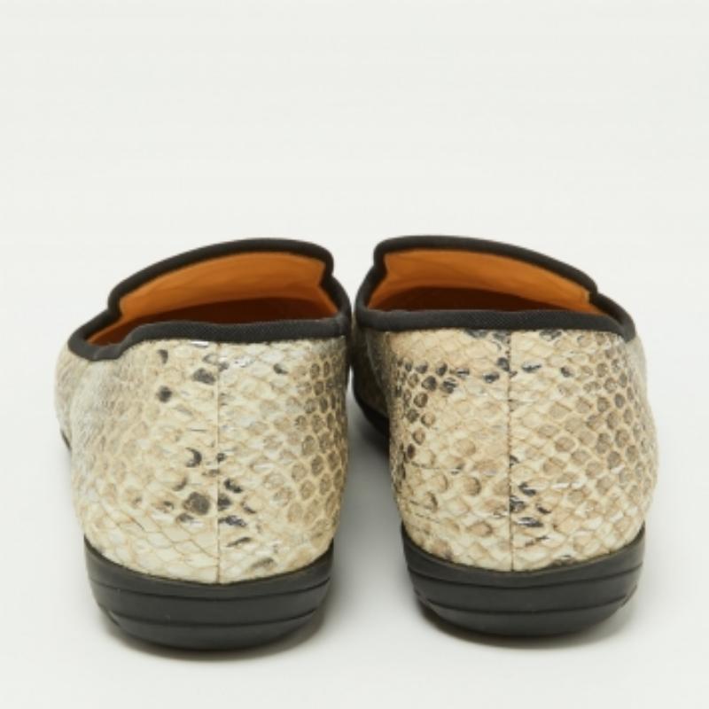 Giuseppe Zanotti Chaussons de smoking en cuir embossé python bicolore Taille 35.5 en vente 1