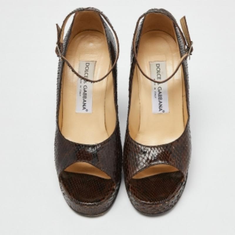 Dolce & Gabbana Chaussures à talon bloc en python marron Taille 38 en vente 2