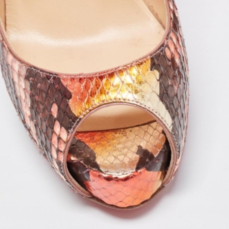 Christian Louboutin Python Leather Very Prive Peep Toe Platform Pumps Size 37 en vente 1