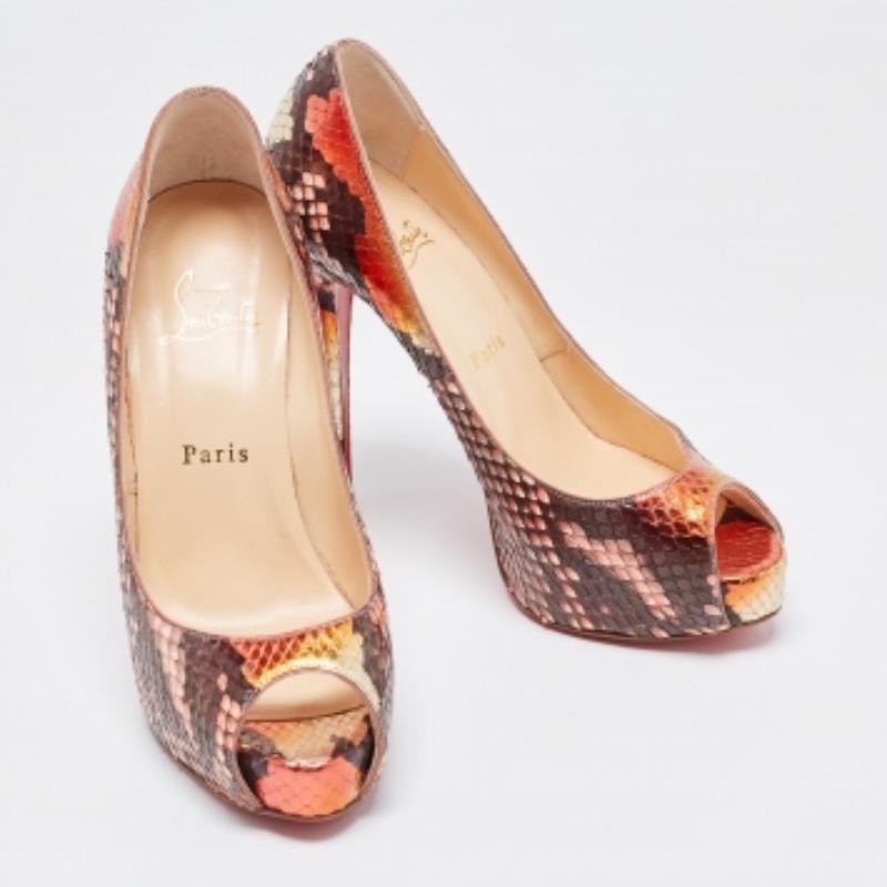 Christian Louboutin Python Leather Very Prive Peep Toe Platform Pumps Size 37 en vente 2