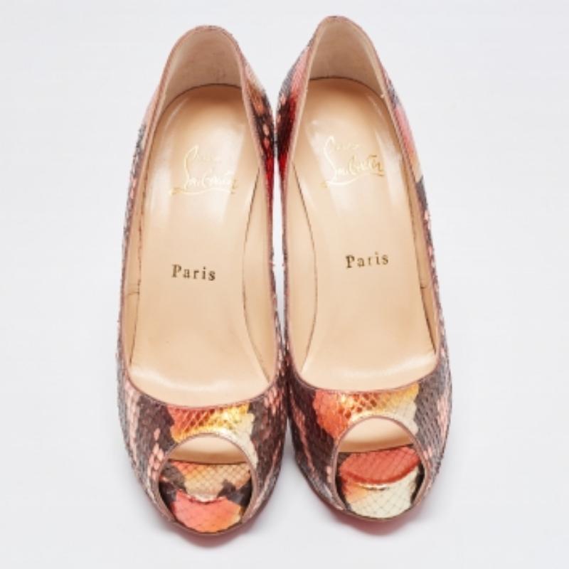Christian Louboutin Python Leather Very Prive Peep Toe Platform Pumps Size 37 en vente 3