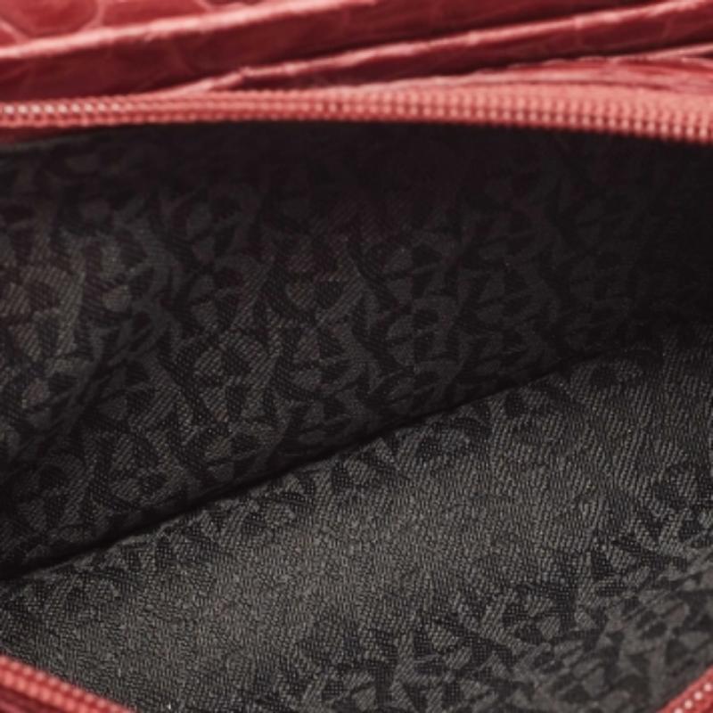 Cartera Continental de Piel de Cocodrilo Rosa Aigner en venta 2