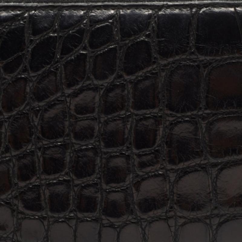Yves Saint Laurent Schwarz Alligator Zip um Brieftasche im Angebot 4