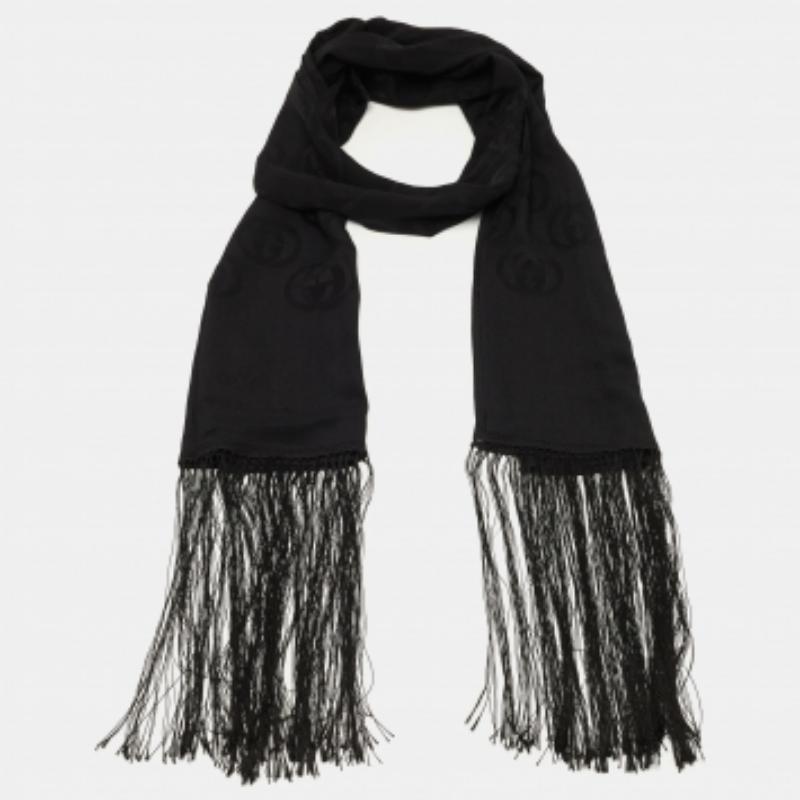 Étole frangée en soie à motif GG de Gucci, noir Bon état - En vente à Dubai, Al Qouz 2