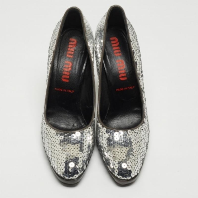 Miu Miu Silver Sequin Round Toe Pumps Size 37 For Sale 4