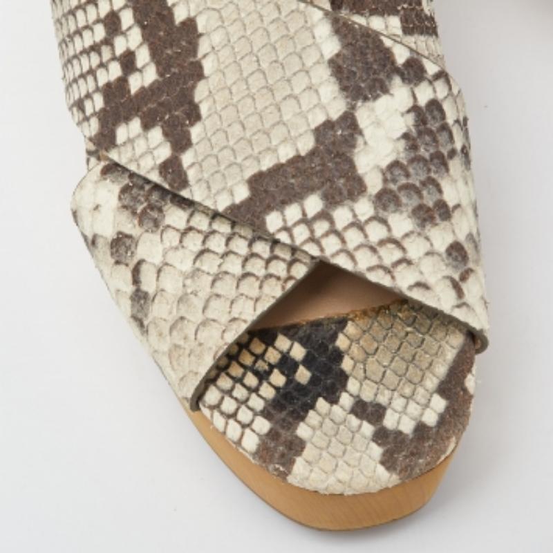 Women's Tory Burch Beige Python Embossed Cork Wedge Strappy Platform Sandals Size 38.5 For Sale