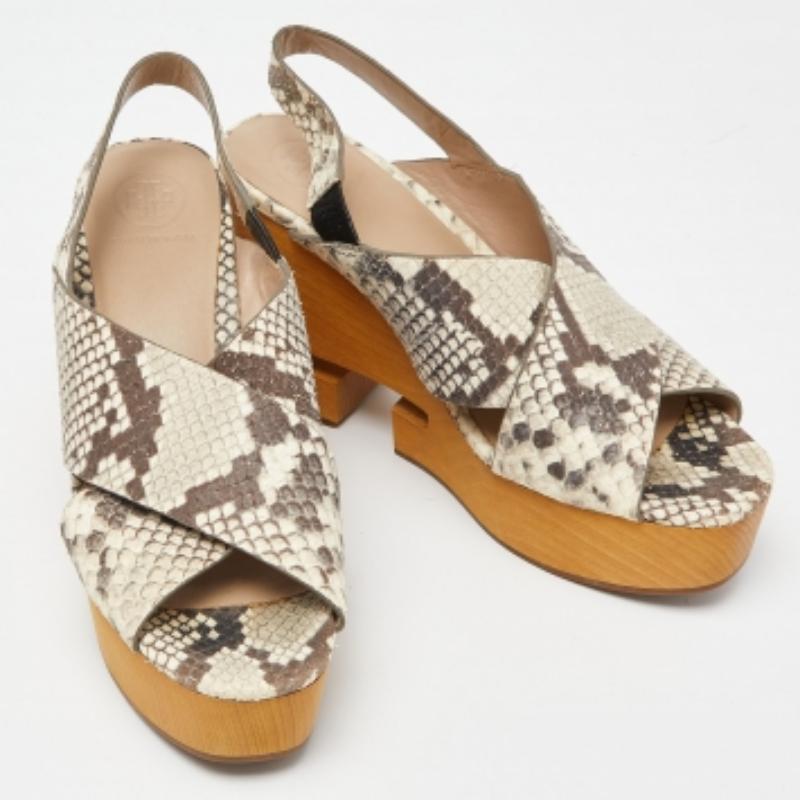 Tory Burch Beige Python Embossed Cork Wedge Strappy Platform Sandals Size 38.5 For Sale 1
