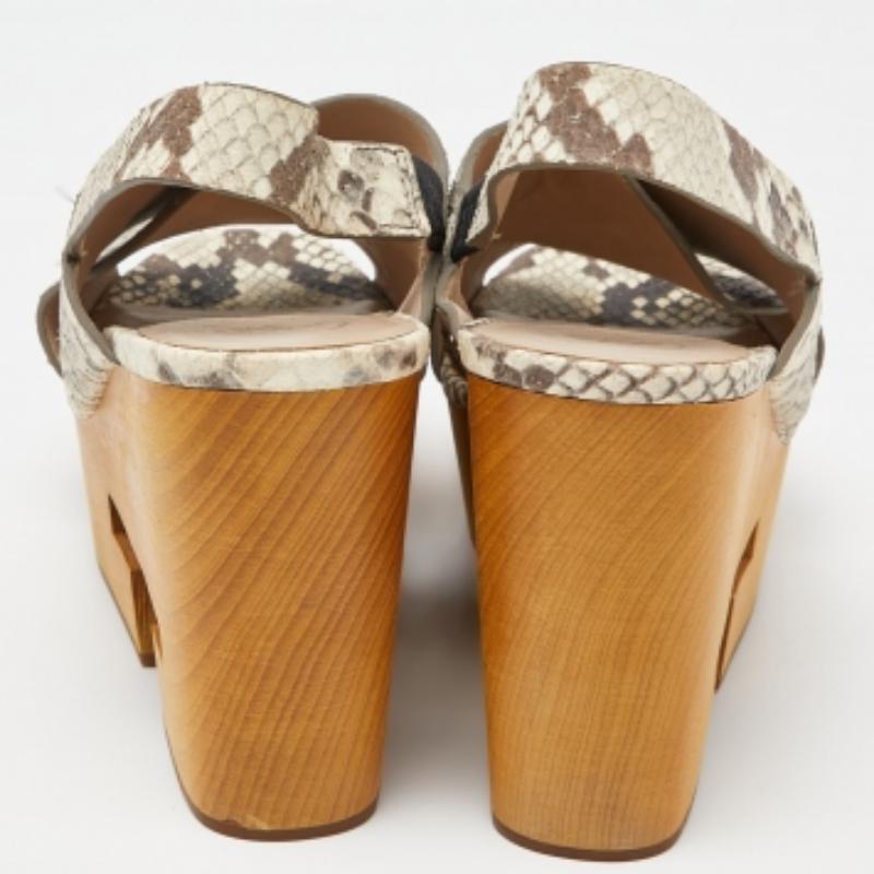Tory Burch Beige Python Embossed Cork Wedge Strappy Platform Sandals Size 38.5 For Sale 2