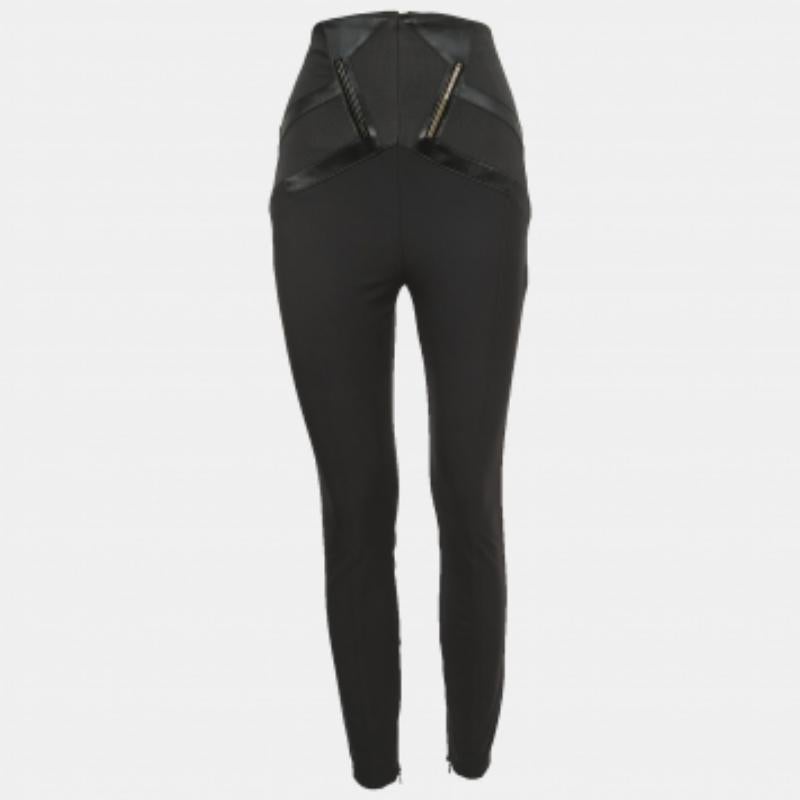 Mejora tu atuendo con este pantalón. Diseñado con una silueta y un ajuste magníficos, este par de pantalones te dará sin duda un aspecto elegante.