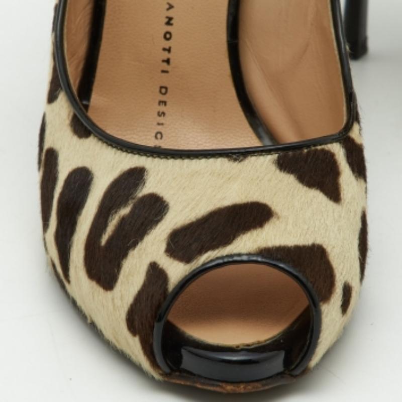 Giuseppe Zanotti Escarpins Peep Toe en cuir et poils de veau imprimé léopard Taille 37.5 Pour femmes en vente