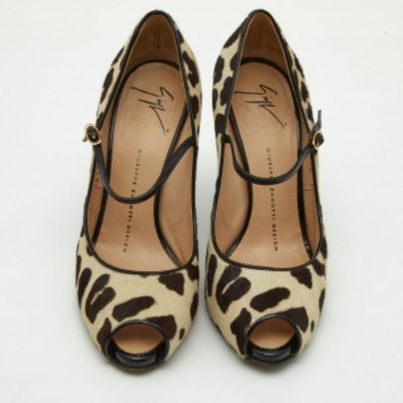 Giuseppe Zanotti Escarpins Peep Toe en cuir et poils de veau imprimé léopard Taille 37.5 en vente 2