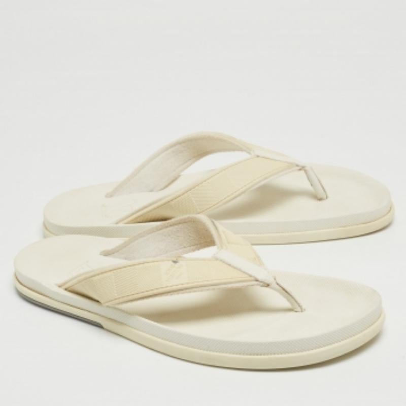 Louis Vuitton - Chaussures longues en caoutchouc Damier blanc, taille 42,5 en vente 2